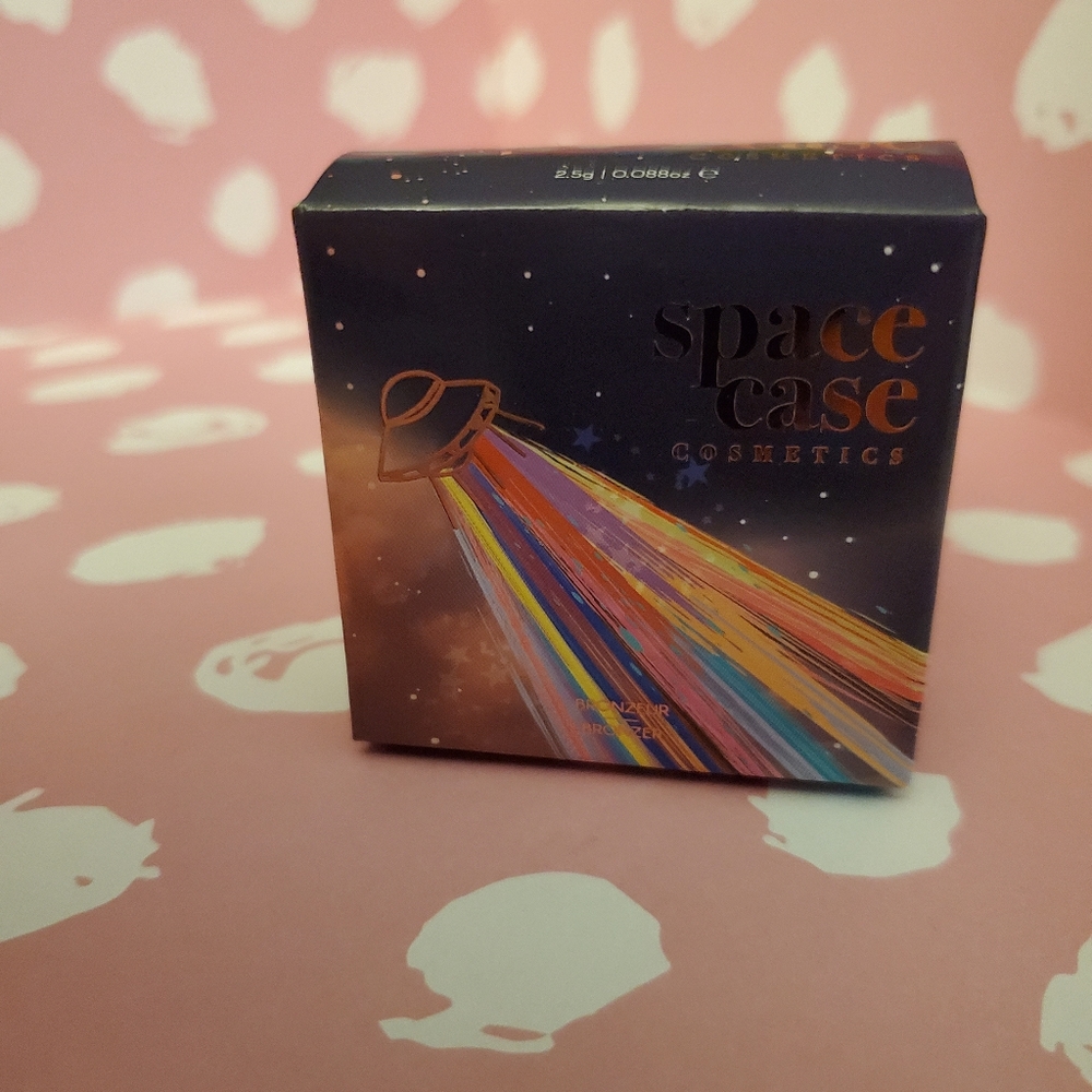 SPACE CASE COSMETICS

Fakecation Bronzer - Picture 3 of 8
